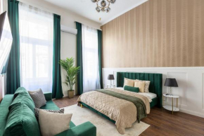 Luxurious Prestige Residence next to the New York Café